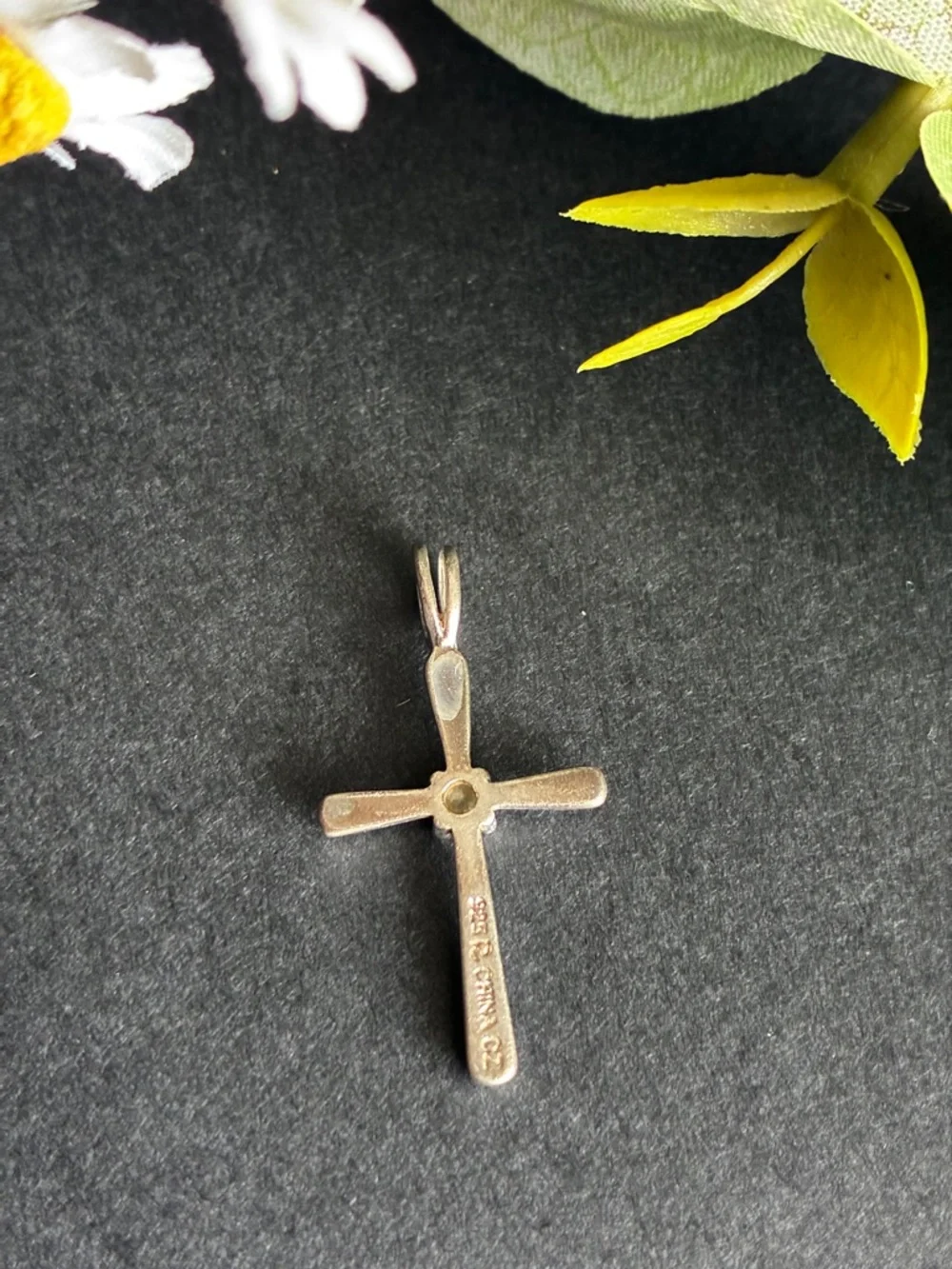 925 Silver pendant,Polished Silver Cross Pendant Necklace with Center Accent - Picture 4 of 6
